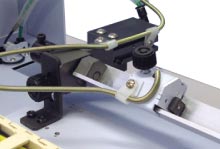 標準仕様の反転式ストッパーとオプションのタッチセンサー