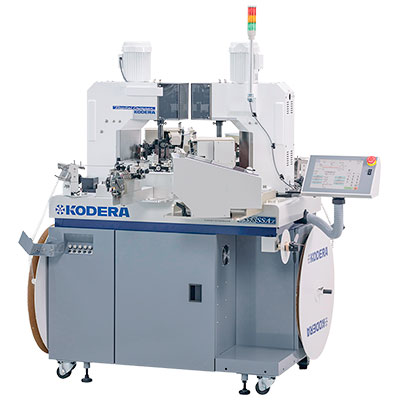 全自動端子圧着機「キャスタグノン」全自動両端圧着・両端防水シール挿入機 C558SSA 防水シール挿入ユニットを両端用に2基搭載したモデル。