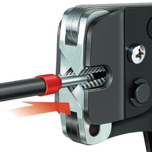 サイドからの押入も可能です（T6100873）