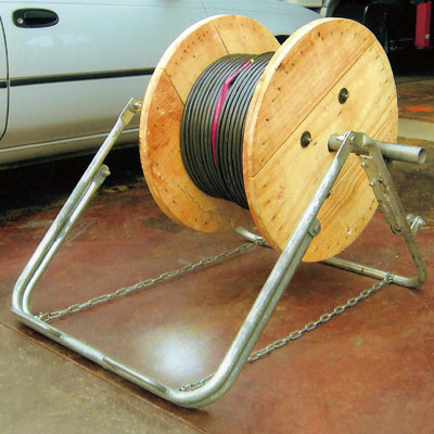 ドラムスタンド HDJ-100 組立式ケーブルドラムリフターで持ち運びに便利。