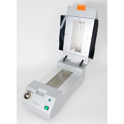 加熱部分は85×210mm。複数本を同時に収縮可能。