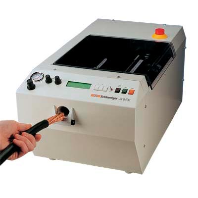 ロータリーケーブルストリッパー JS8400 平刃4枚の回転切り込みスライド方式を採用。