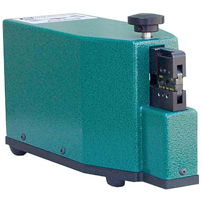 ワイヤークリンパー M62A エアー駆動式。簡単なダイス交換で様々な端子の圧着が可能。