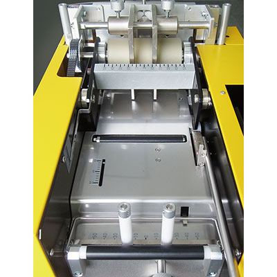 左右ガイドを開く