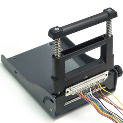 マルチクランプ ST-85 丸・角・板、形状を選ばずワンタッチ固定。