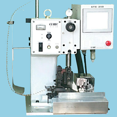 セミオートストクリ STC-250 搬送式ストリップクリンパー。