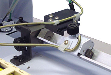 標準仕様の反転式ストッパーとオプションのタッチセンサー