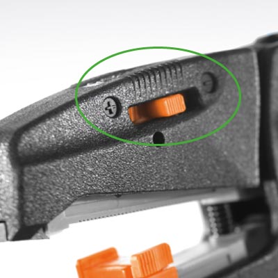 クランプのスライドバー被覆厚の調整が可能