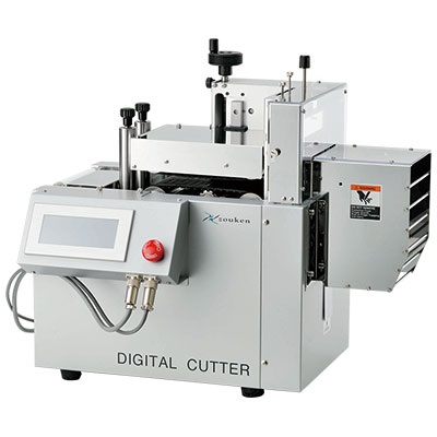 「デジタルカッター」ベルトフィードタイプ ZKC-325V/VT/VF/VFT 材料を上下のベルトで挟んで送る。多種多様な材質をカットできる汎用カッター。